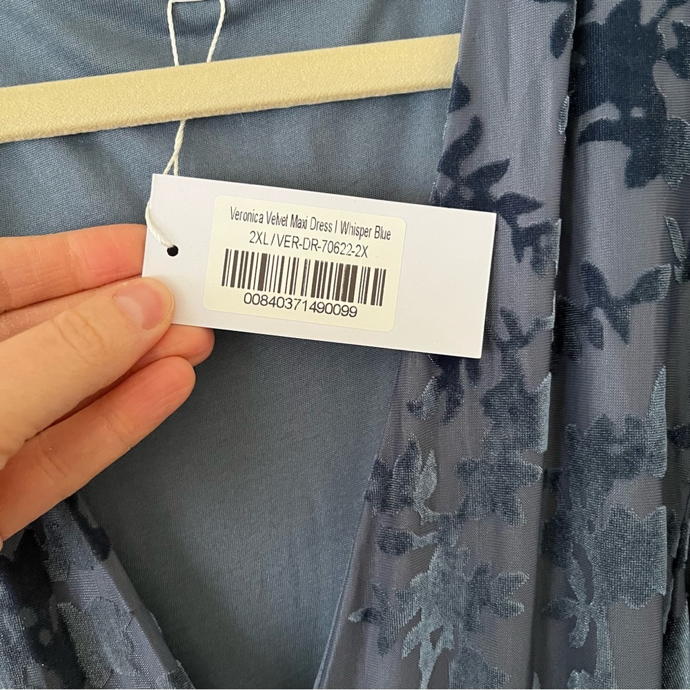 Baltic Born Veronica Velvet Maxi Dress in Whisper Blue, Size 2X, NWT Wedding - Picture 6 of 9